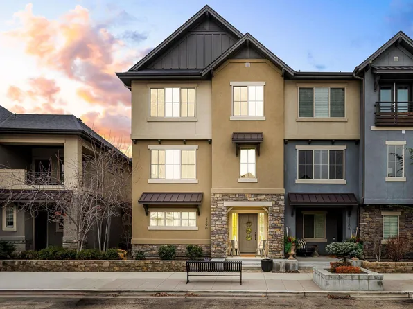3290 E Thoroughbred Ln, Boise, ID 83716