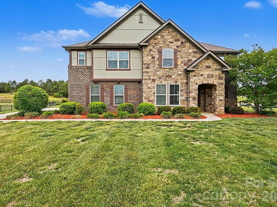 1st image of 502 Alucio Ct