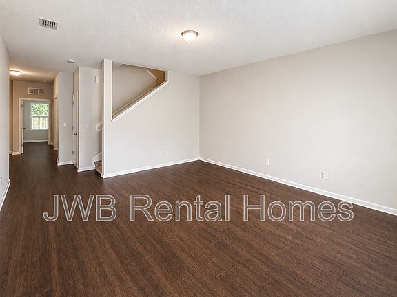 4th image of 8520 Cocoa Ave