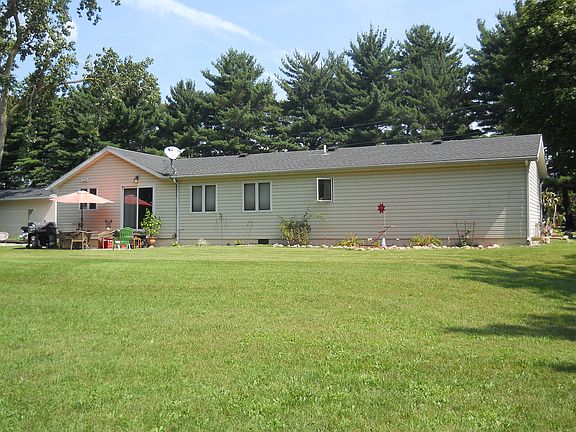 3rd image of 56373 Thomas Ct