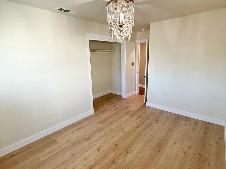 921 York St — Photo 14