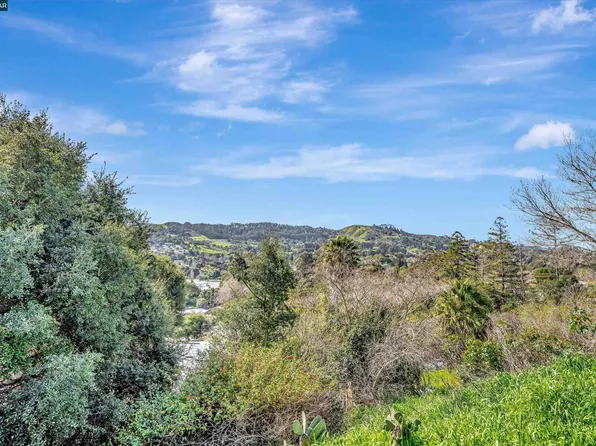 4452 Utah Dr, Richmond, CA 94803