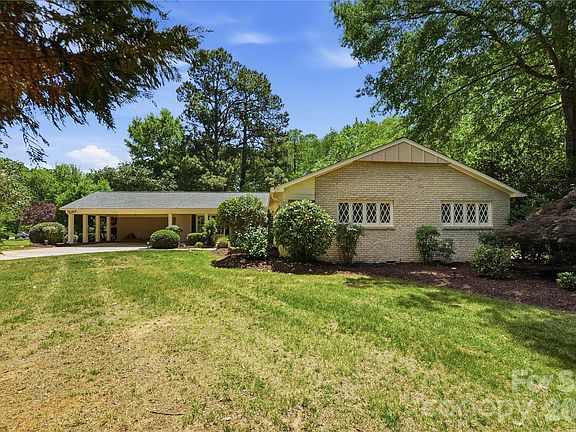 4th image of 6014 Glenridge Rd