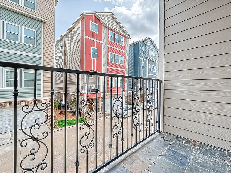 2113 Bidwell Dr — Photo 44