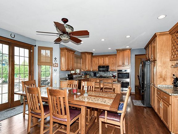 5th image of 11708 Coquille Dr