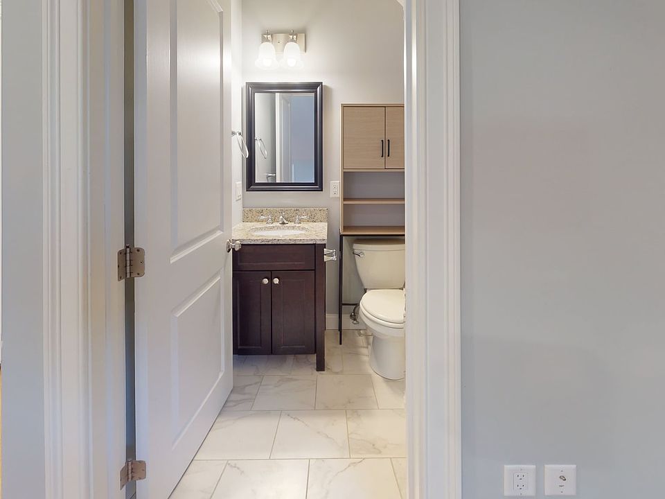 2nd image of 40 Berkeley St #6