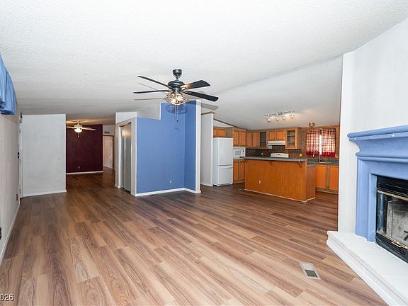 5th image of 3860 Sagebrush Ave
