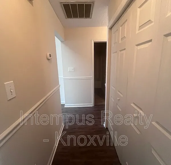 813 Villaview Way — Photo 12