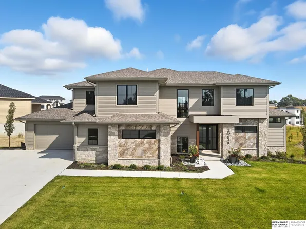 20638 Laurel Ave, Elkhorn, NE 68022