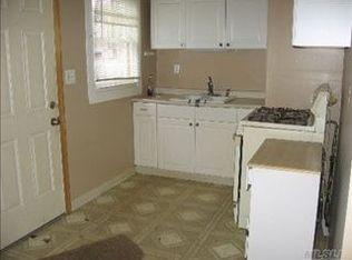 1007 Merriam Rd, Bay Shore, NY 11706