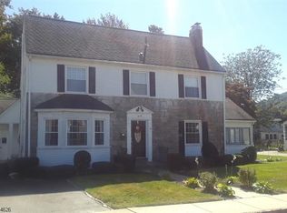 20 Walnut St, Dover, NJ 07801