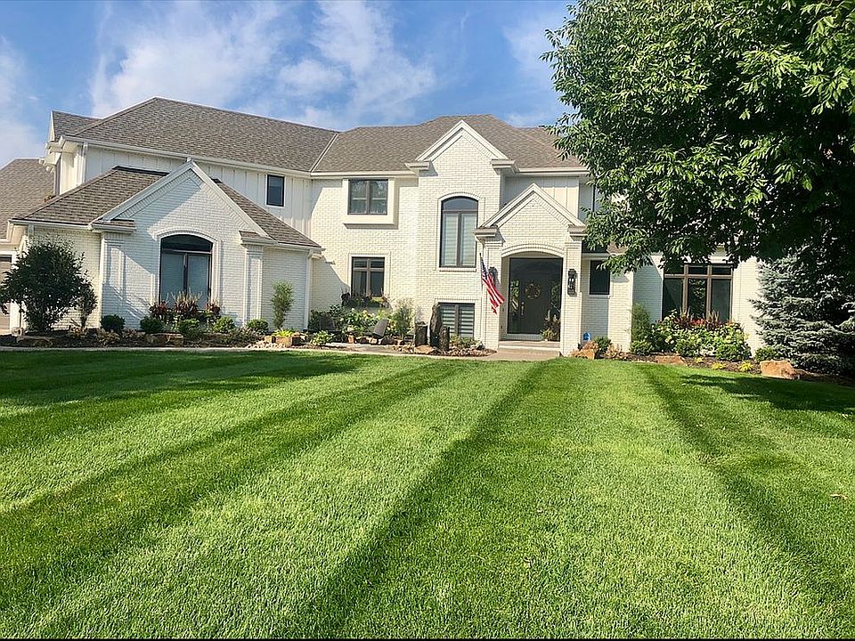 1st image of 10506 S 168th Ave