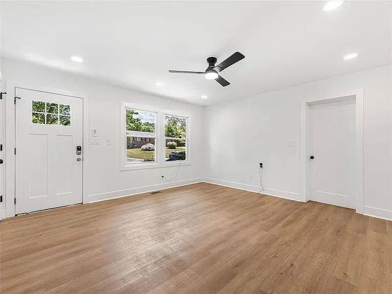 454 Oak Dr SE — Photo 7