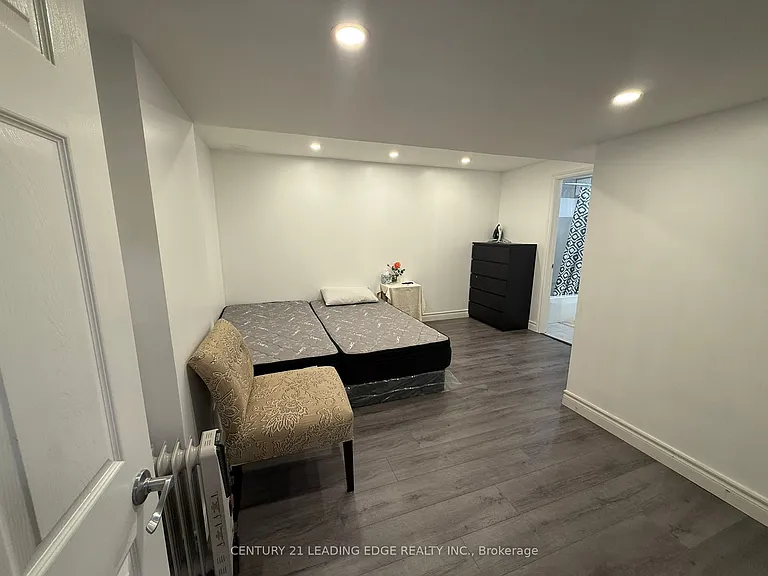 47 Kirkland Pl #LOWER — Photo 3
