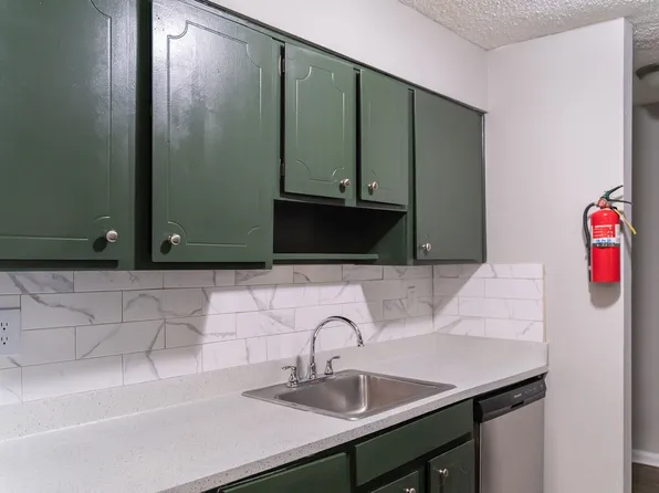 Moss Creek, 582 Roberts Dr, Riverdale, GA 30274