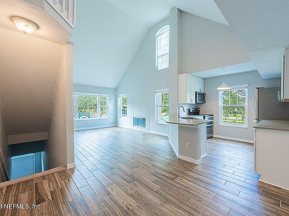 5th image of 13703 RICHMOND PARK Drive N #1508