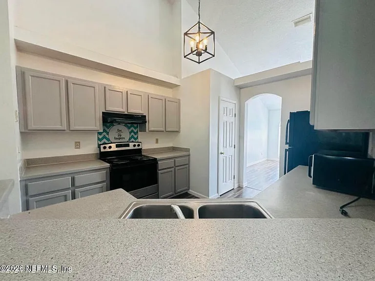 543 Charles Pinckney St — Photo 5