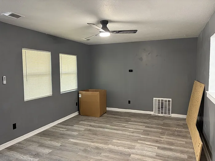 5924 N College St — Photo 4