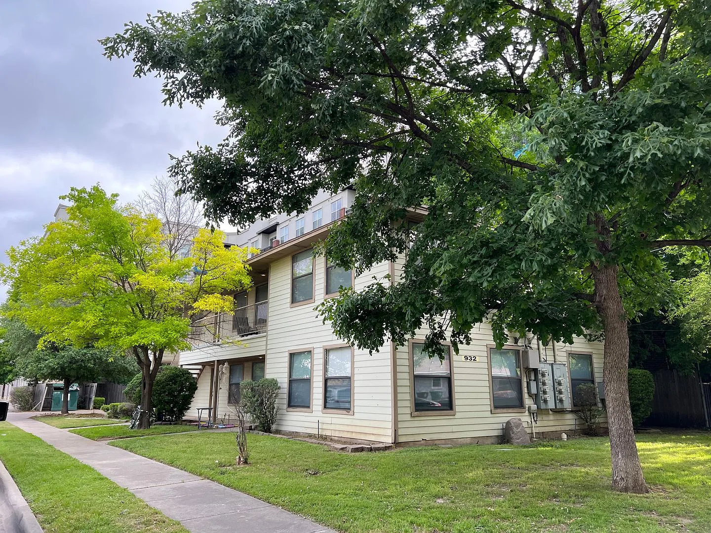 Rose Bud Apartments — Photo 3