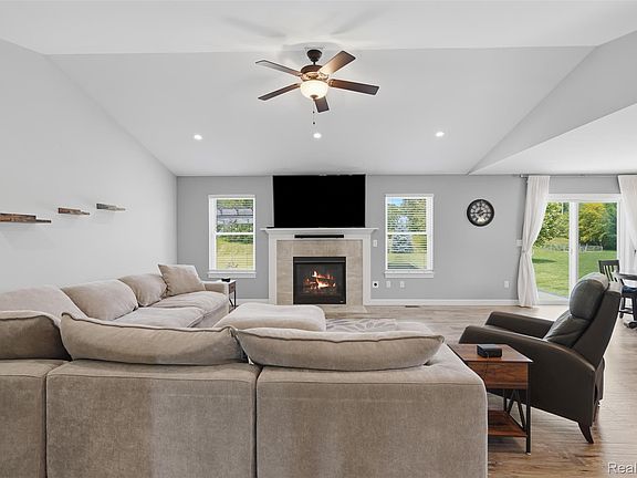 5th image of 665 Marblewood Ln