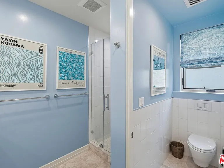1041 N Spaulding Ave #203 — Photo 30