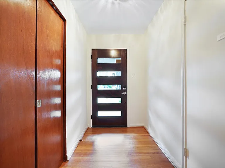 5643 Terwilliger Way — Photo 4