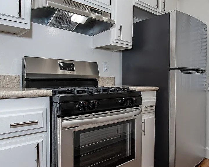 616 W Wilson Ave — Photo 8