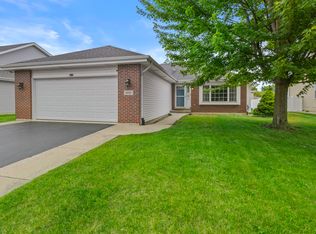 300 Quail Hollow Dr, Beecher, IL 60401