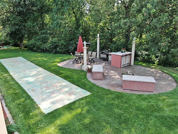 4th image of 8245 W Beatrice Dr