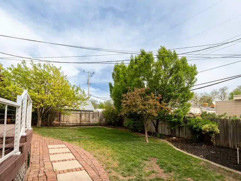 1122 E Westminster Ave — Photo 23