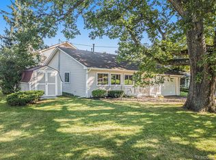 10378 King Rd, Davisburg, MI 48350