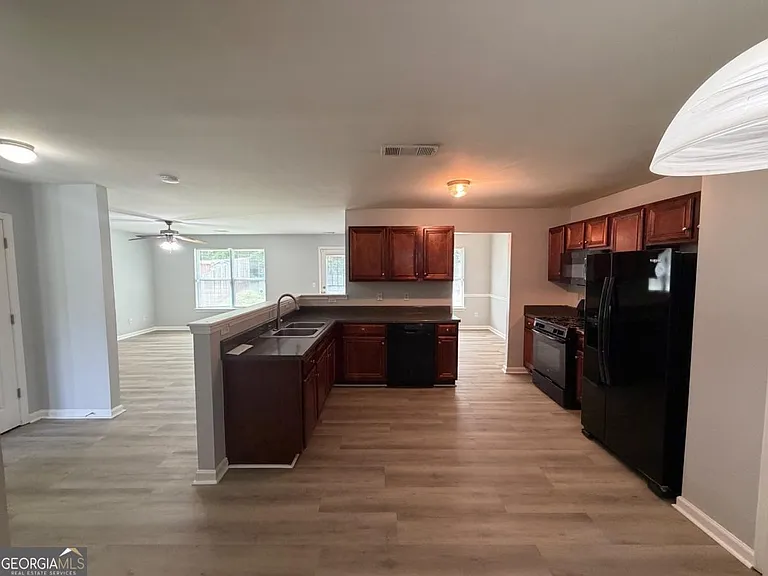 7279 Laurel Creek Dr — Photo 5