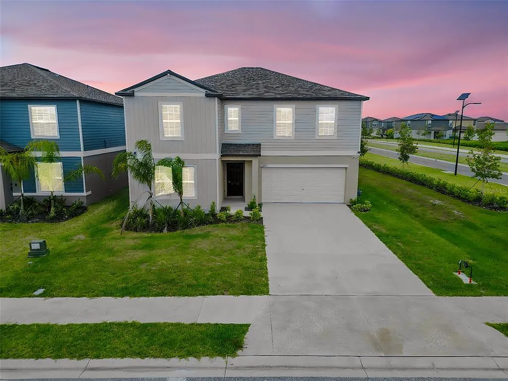 5 bed, 3.0 bath, 3326 sqft, $3,300 — Photo 1