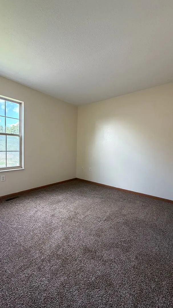New on The Market....drive by today to take a look!! — Photo 1