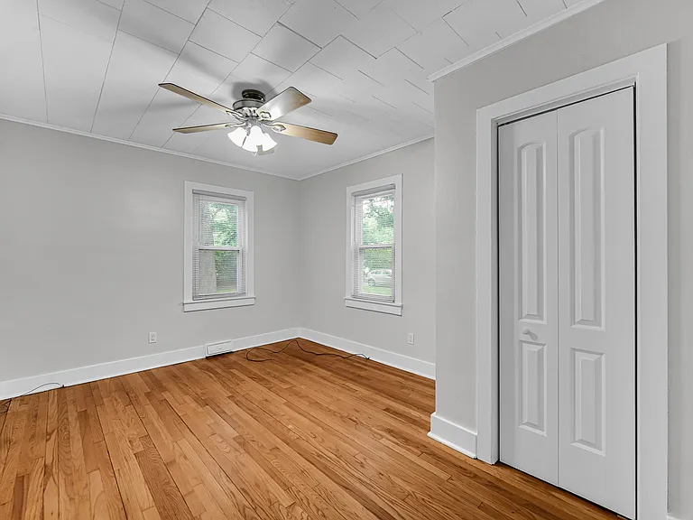 261 W Main St #1 — Photo 4