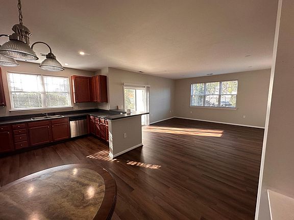 4th image of 5304 Warminster Dr