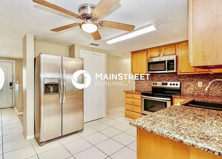 3904 Elmwood Dr — Photo 8