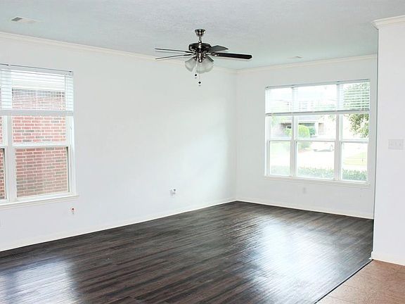 3rd image of 7622 Shavano Ln