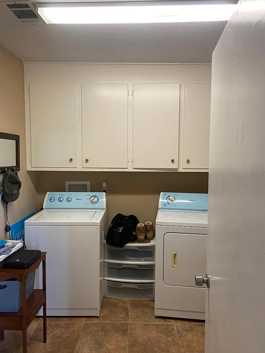 Building Photo - 208 Trojan Dr