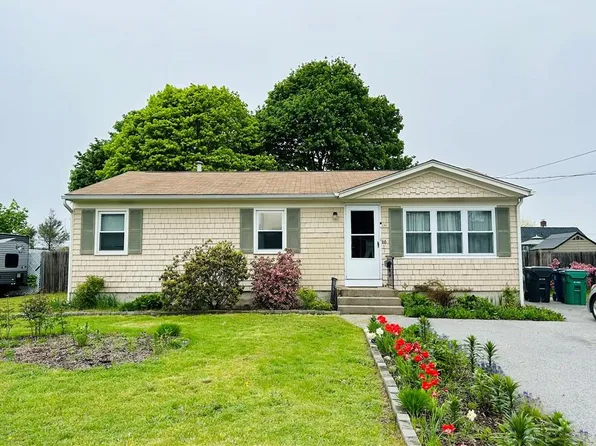 66 Collingwood Dr, Warwick, RI 02886