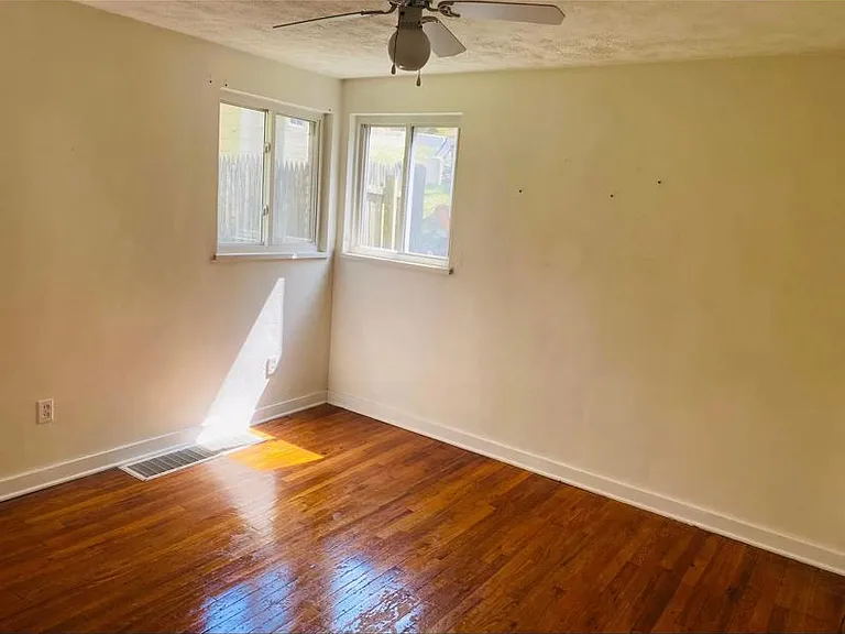 209 Marose Dr — Photo 8