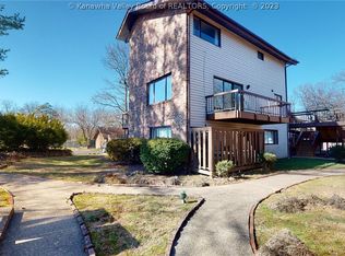 8002 Timberlake Dr, Huntington, WV 25705