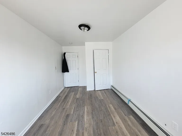 111 Pine St — Photo 5