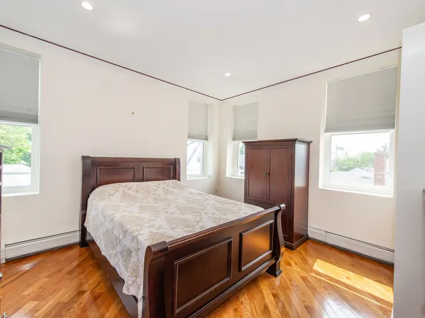 239 Desoto Place image 4 of 23