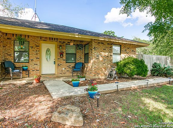 3rd image of 138 Redbird Dr