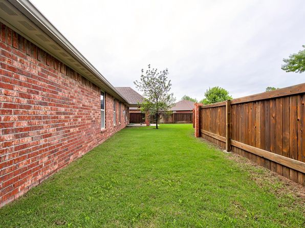 2237 Heritage Garden Ct, Enid, OK 73703