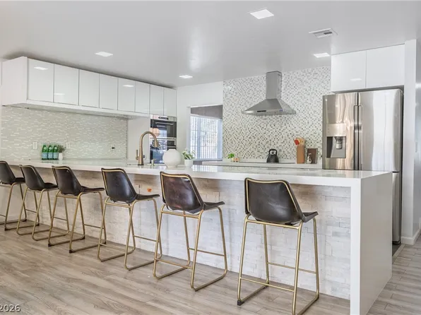 2221 Mohawk St, Las Vegas, NV 89146