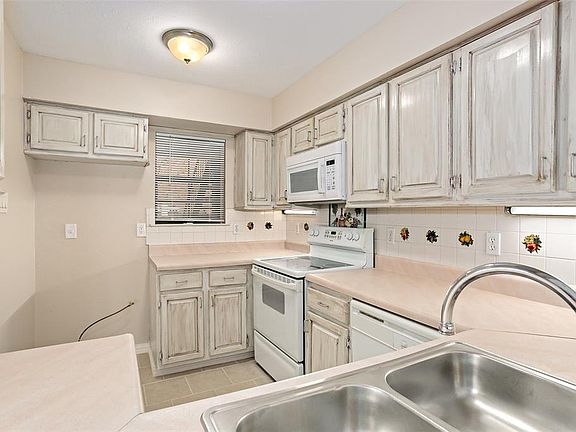 5th image of 2728 Copper Creek Dr APT 108