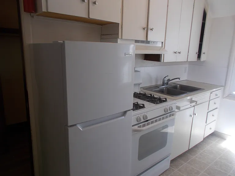519.5 S Almon St #F — Photo 5