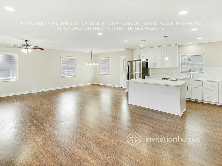 4240 Winedale Ln — Photo 4